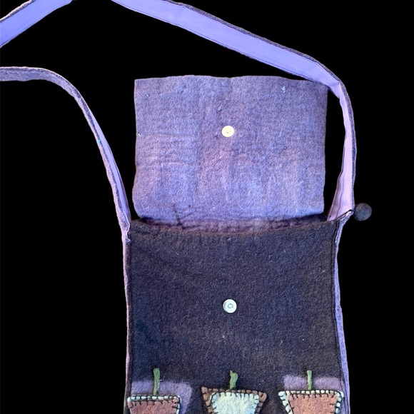 Artisan Felted Sheepswool Adorable Purse, 12 X 11.5”. - Picture 2 of 6